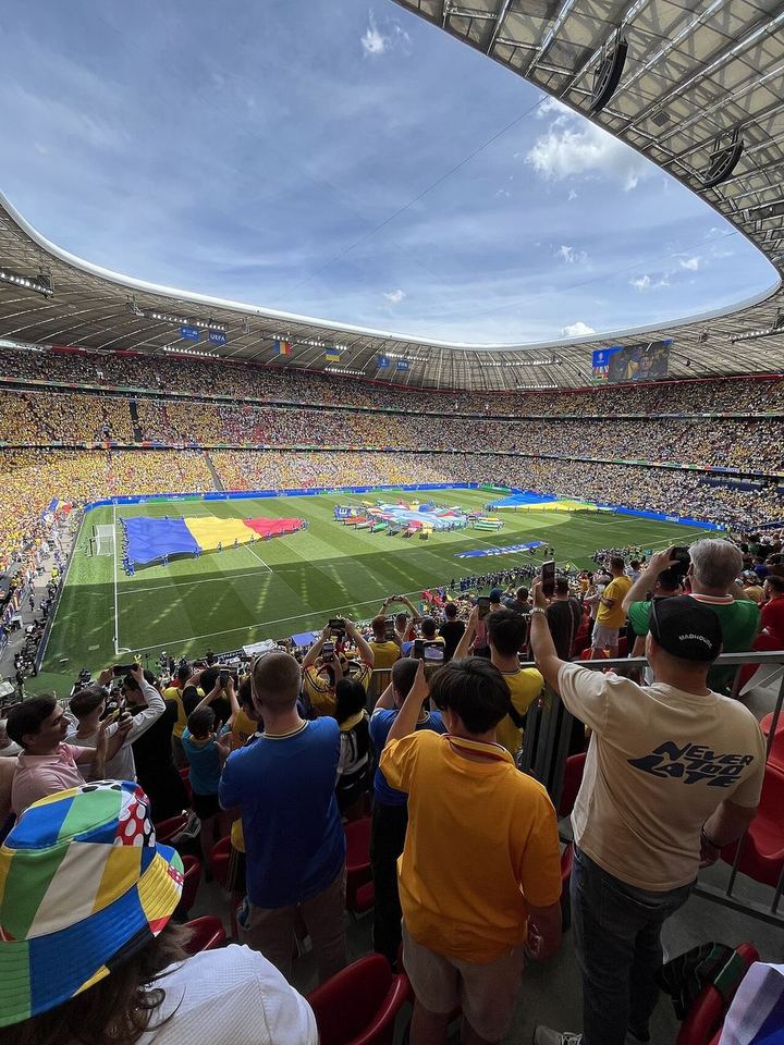 乐玩 · 赛场氛围（资料示意）